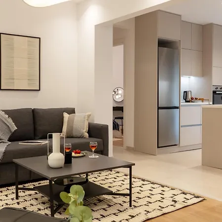And Beautiful 2 Bedroom Lejlighed *