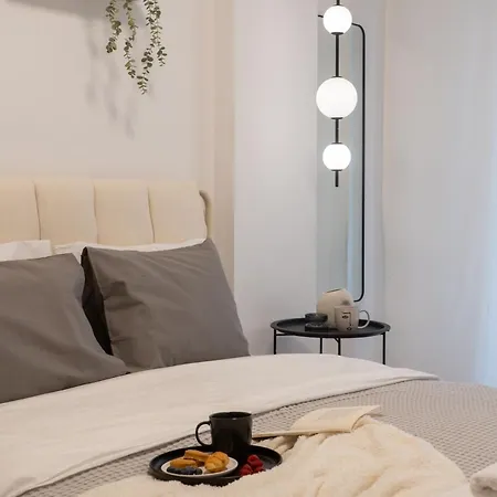 And Beautiful 2 Bedroom Thessaloníki