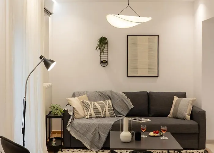 And Beautiful 2 Bedroom Thessaloniki