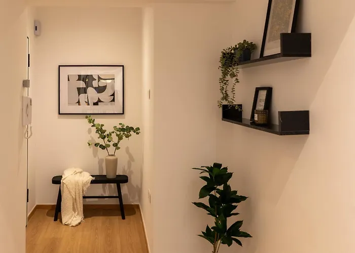 And Beautiful 2 Bedroom Διαμέρισμα *