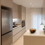 アパート And Beautiful 2 Bedroom テッサロニキ
