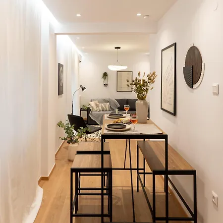 And Beautiful 2 Bedroom Διαμέρισμα