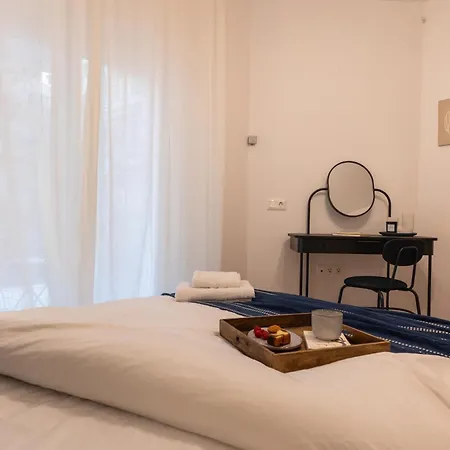 And Beautiful 2 Bedroom Διαμέρισμα *