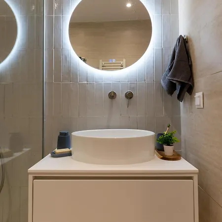 And Beautiful 2 Bedroom Διαμέρισμα
