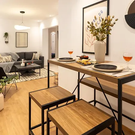 And Beautiful 2 Bedroom Διαμέρισμα