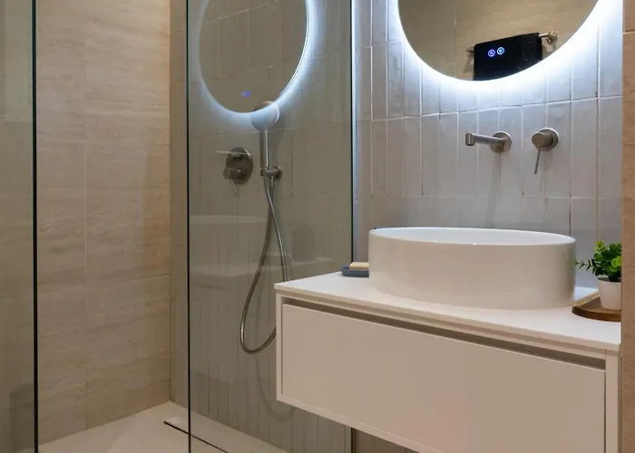 Apartment And Beautiful 2 Bedroom *