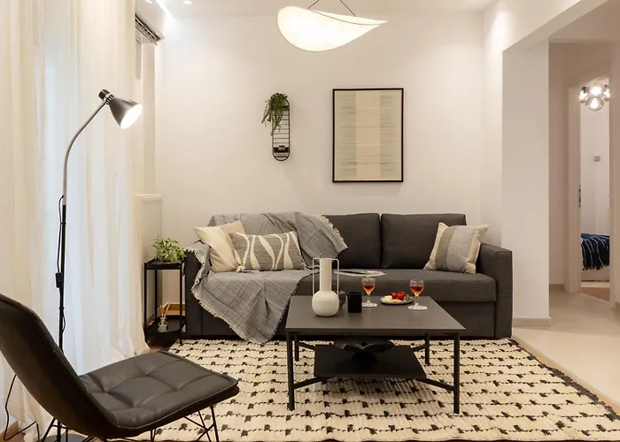 Apartment And Beautiful 2 Bedroom Thessaloniki