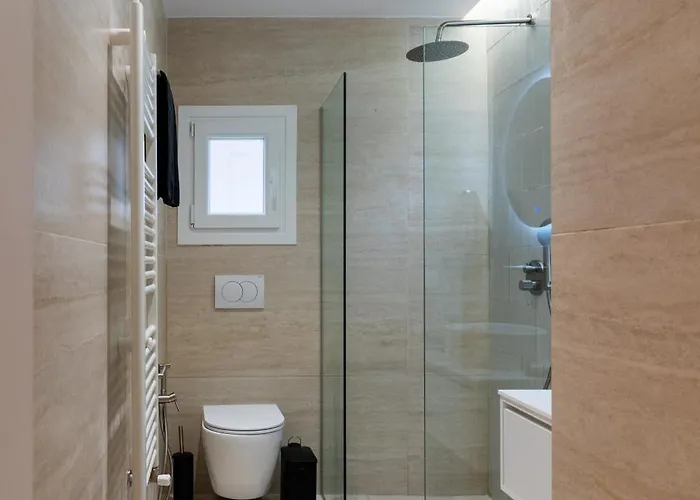 Apartment And Beautiful 2 Bedroom Thessaloniki