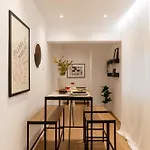 And Beautiful 2 Bedroom * Thessaloníki