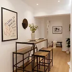 And Beautiful 2 Bedroom Lägenhet *