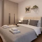 And Beautiful 2 Bedroom * Thessaloníki