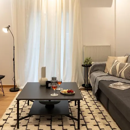 And Beautiful 2 Bedroom דירה סלוניקי