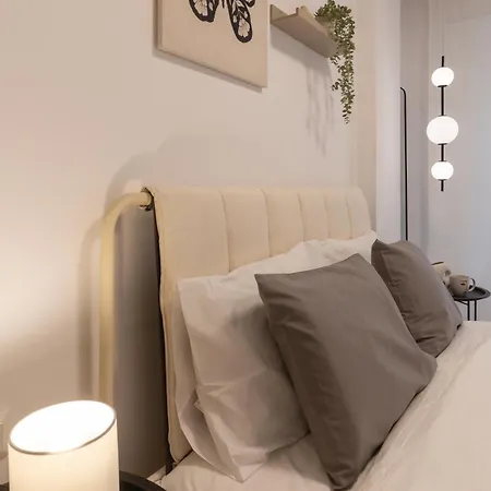 And Beautiful 2 Bedroom * סלוניקי
