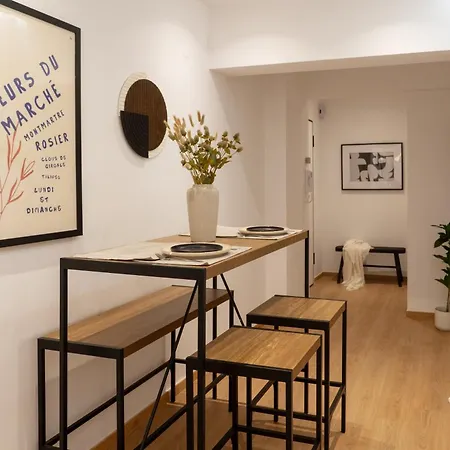 And Beautiful 2 Bedroom Saloniki