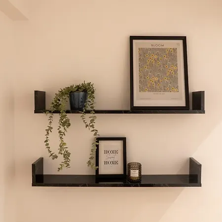 And Beautiful 2 Bedroom Apartament *